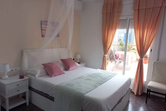 Cozy and sunny penthouse Fira BCN