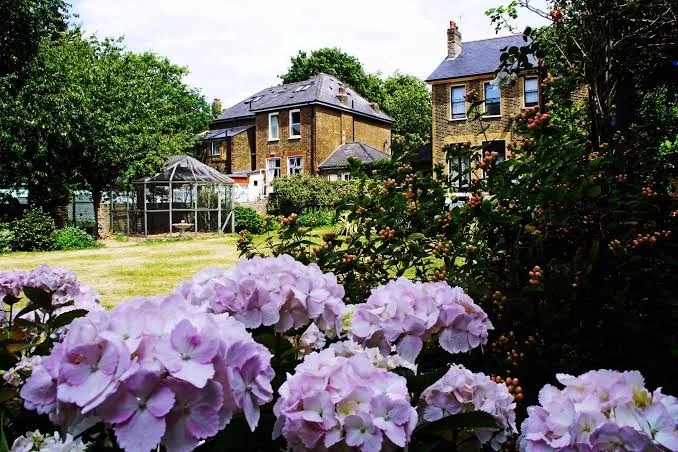 London Group Accommodation