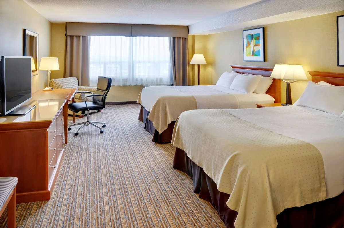 Holiday Inn & Suites London South by IHG