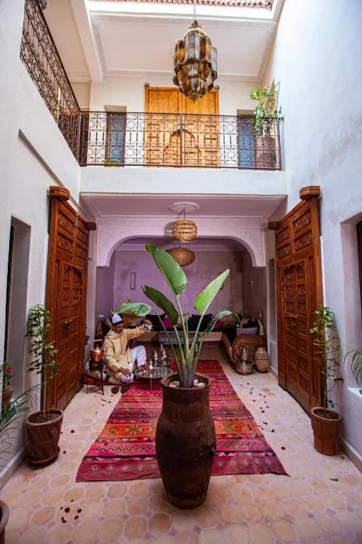 Taziri Hostel