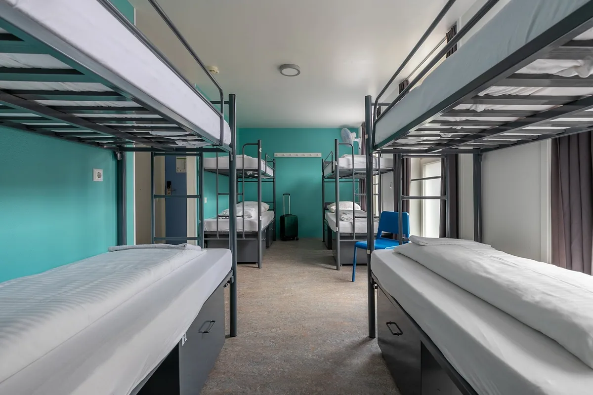 Hans Brinker Budget Hostel