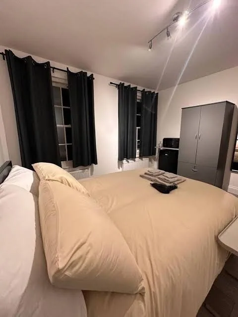 Central London Room in Oval