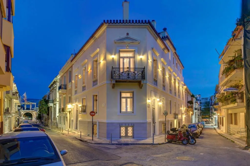 Home and Poetry Hotel