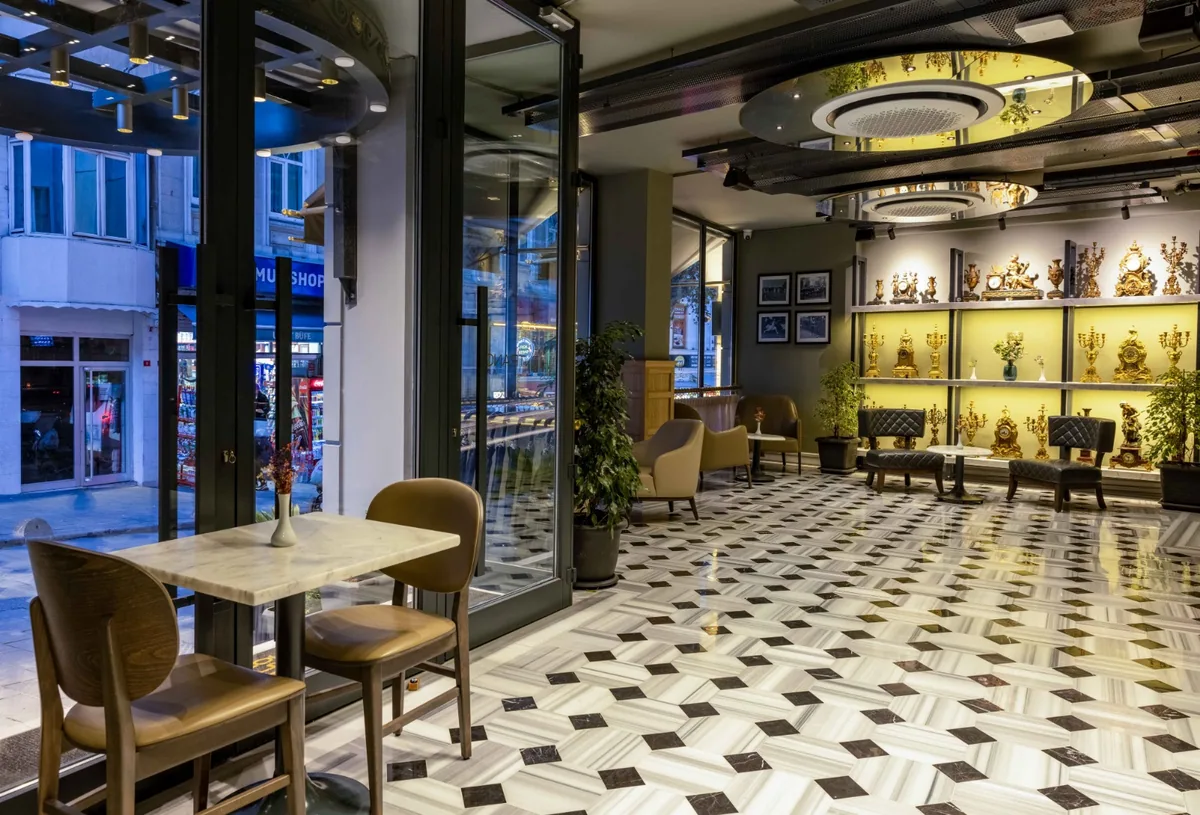 MARIUS HOTEL