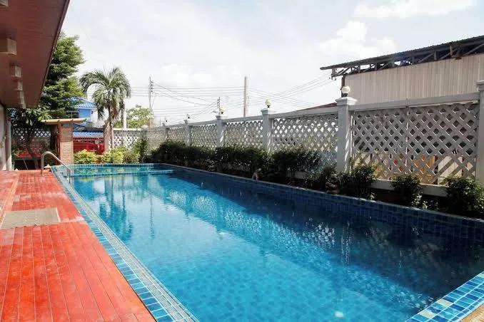 Convenient Grand Plus Hotel Suvarnabhumi Airport