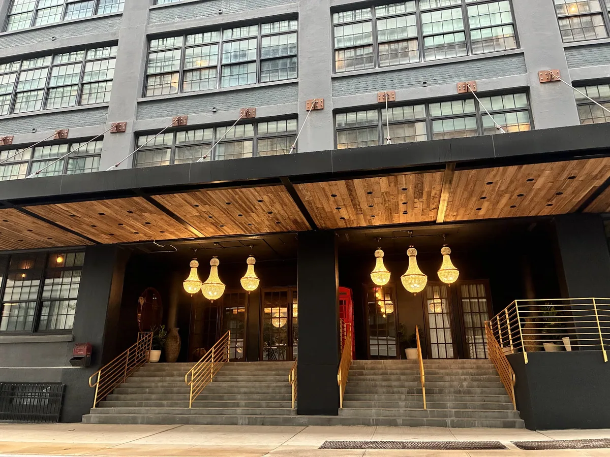 Sela V Hotel