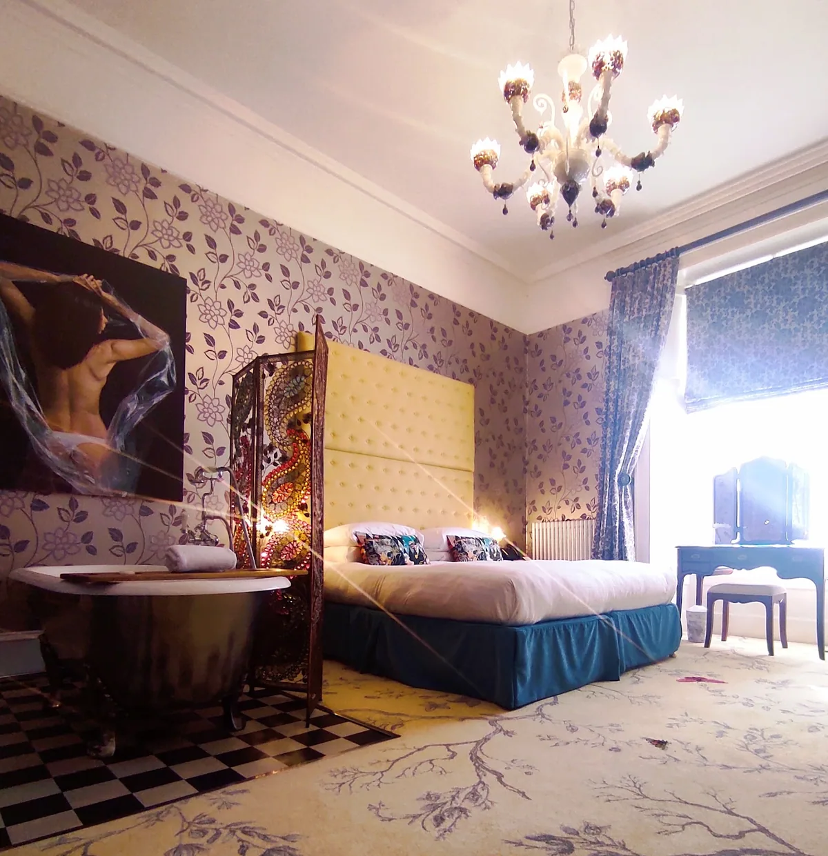 24 Royal Terrace Hotel