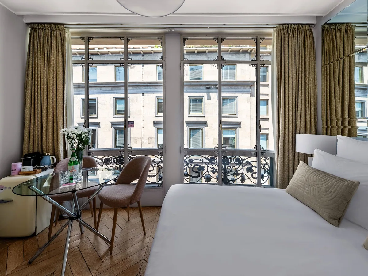 Milan Adore