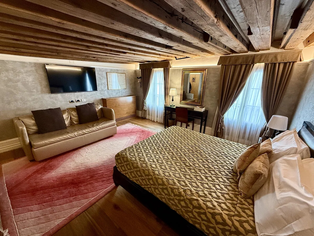 EGO' Residence