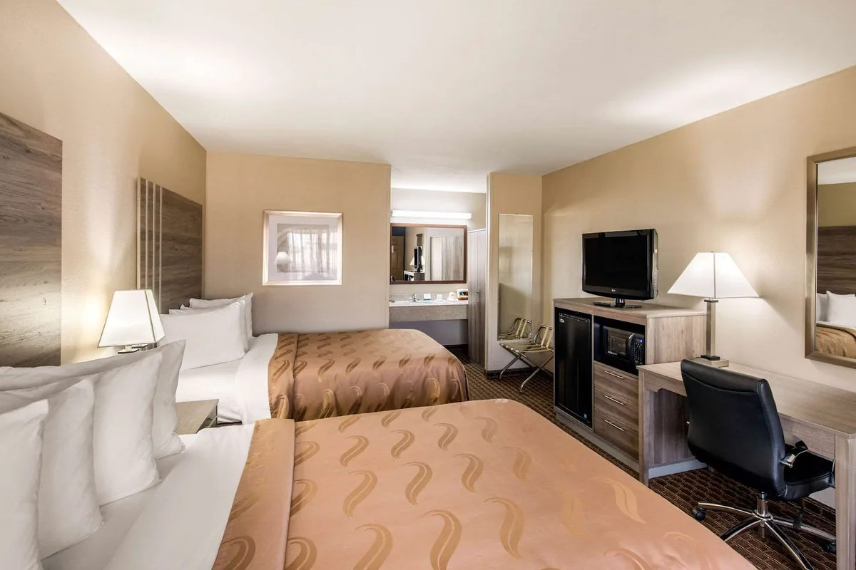 Quality Inn Paris