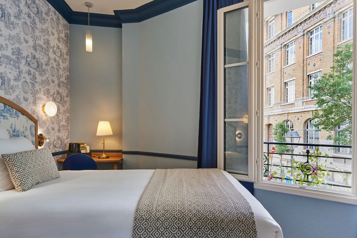 Hôtel De Neuve by HappyCulture