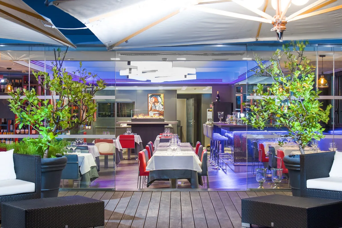 iQ Hotel Roma