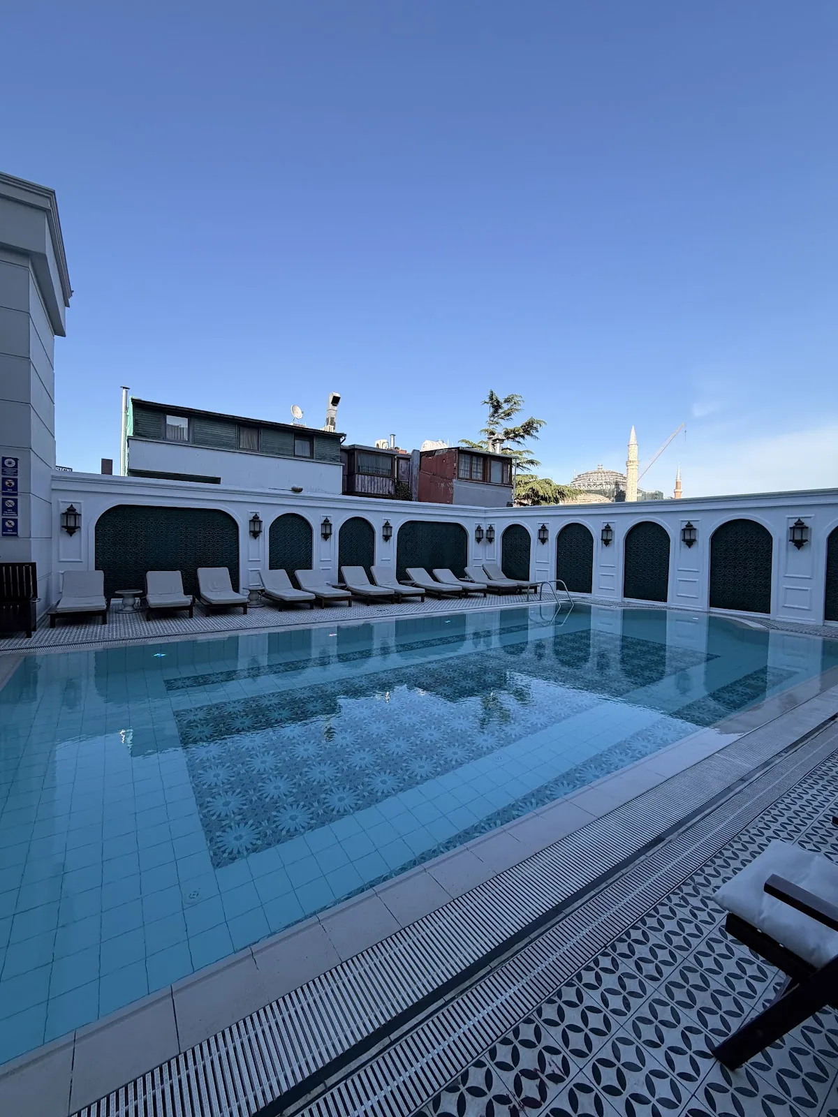 Sura Design Hotel & Suites