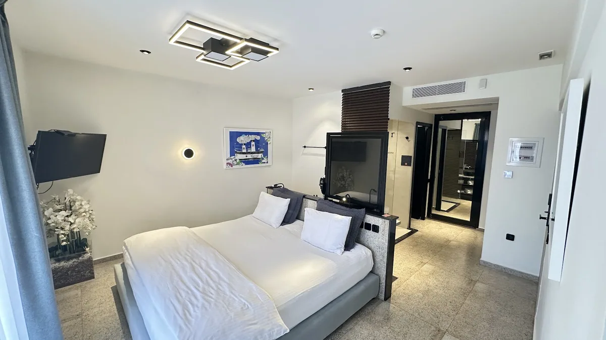 Athens Ivy Suites