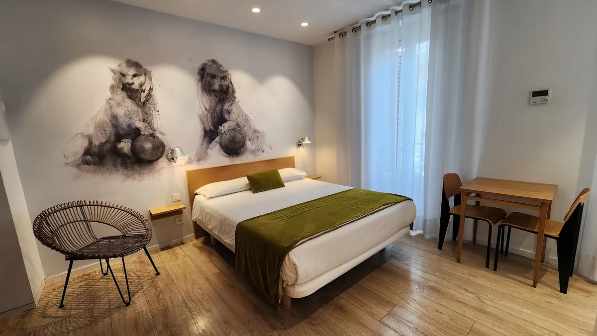 Plaza Mayor Suites & Apartments