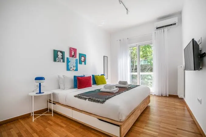Artsi - Vibrant 3BR Apartment with Balcony in Athens