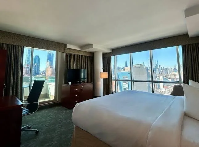 LIC Manhattan View Hotel