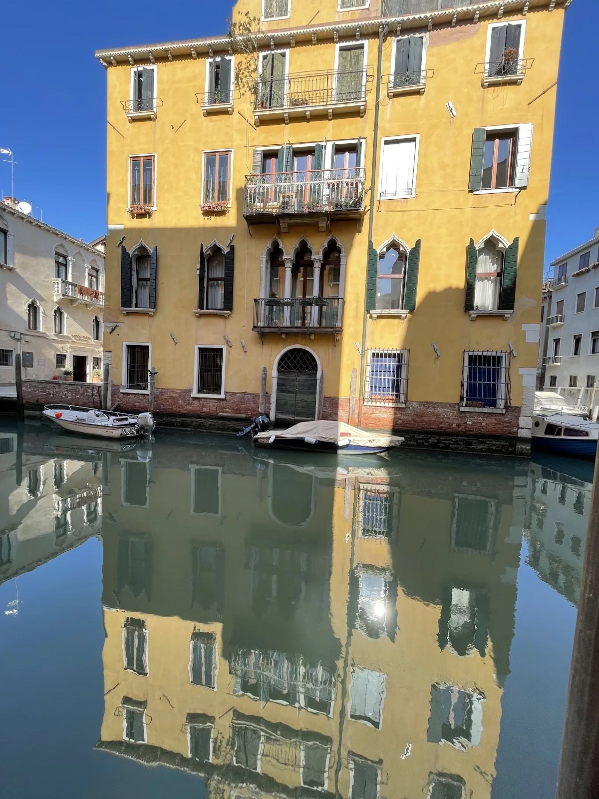 Aqua Apartments