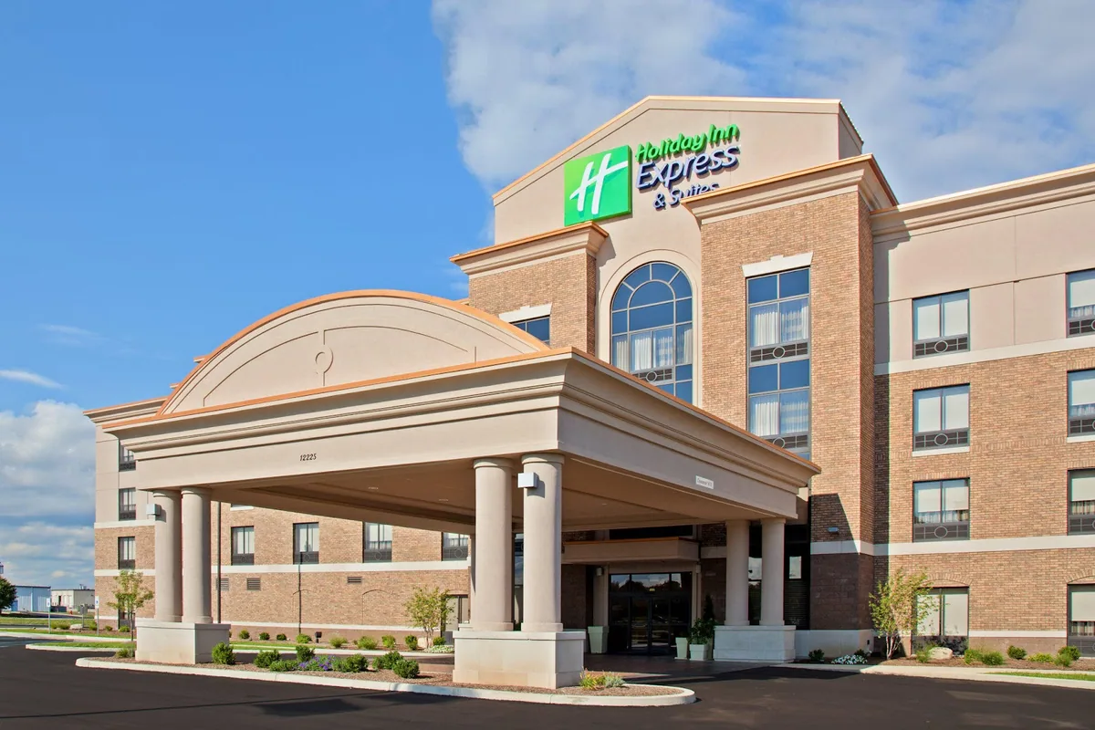 Holiday Inn Express & Suites Columbus Edinburgh by IHG