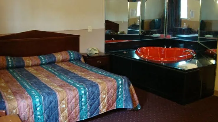 Riviera Motor Inn
