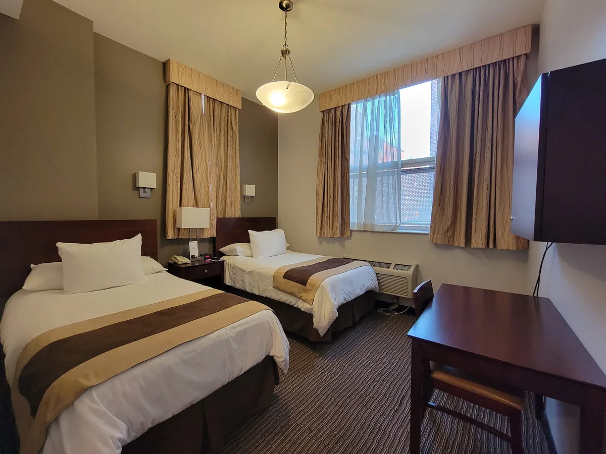 Pointe Plaza Hotel