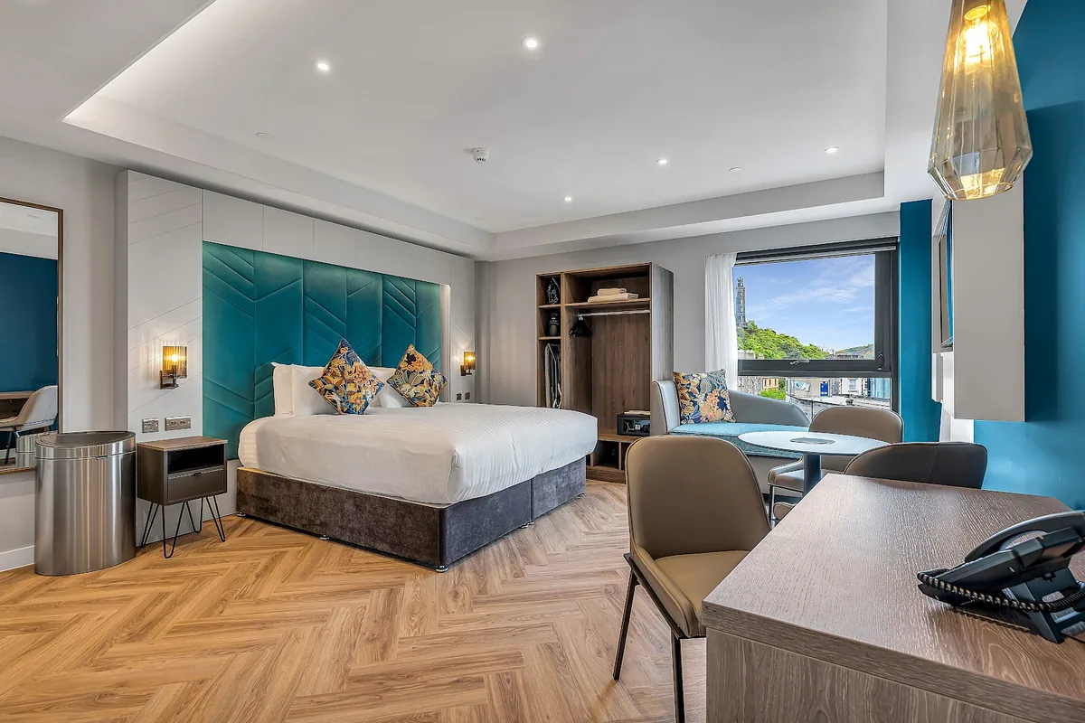 Roomzzz Aparthotel Edinburgh