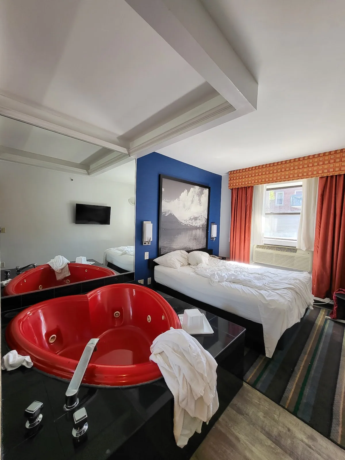 Super 8 by Wyndham Long Island City LGA Hotel