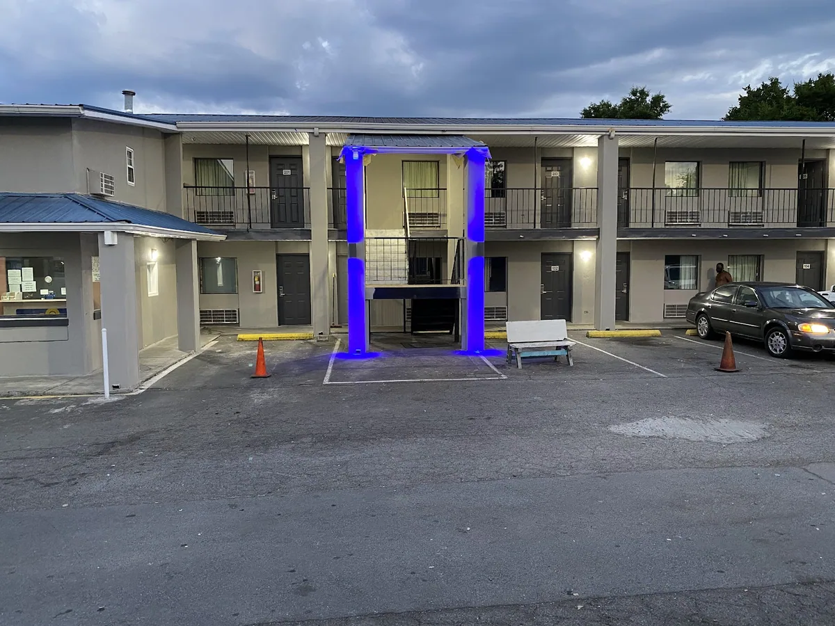 SEVEN HILLS INN