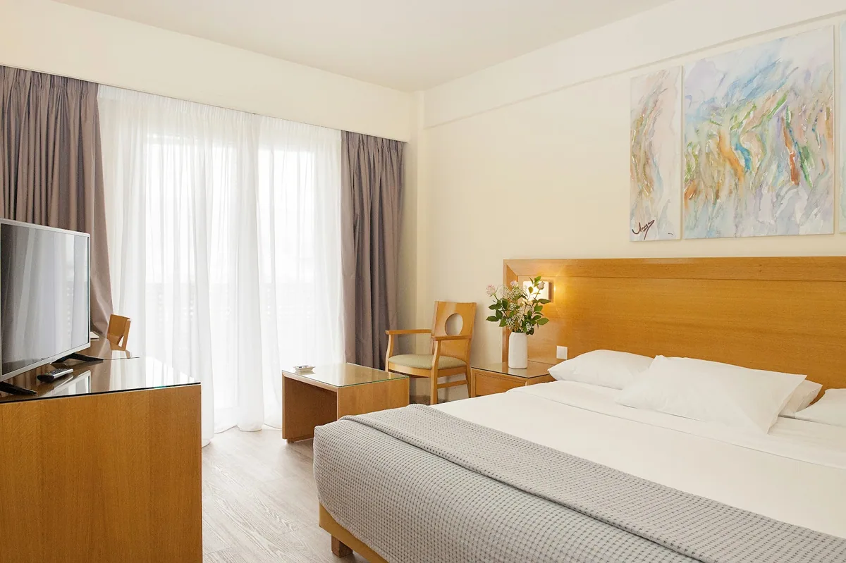 ATHINAIS HOTEL