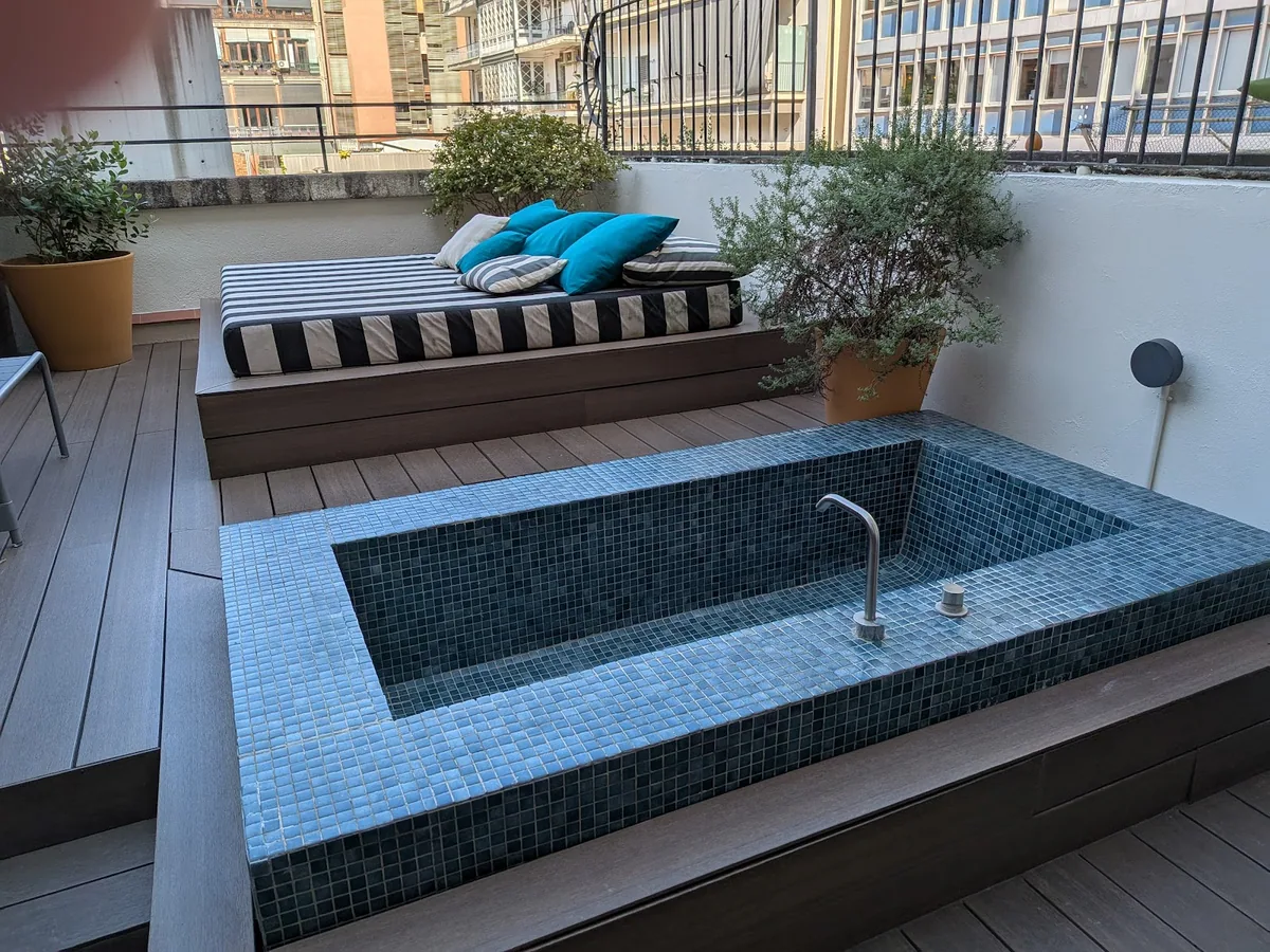 Hotel Praktik Èssens