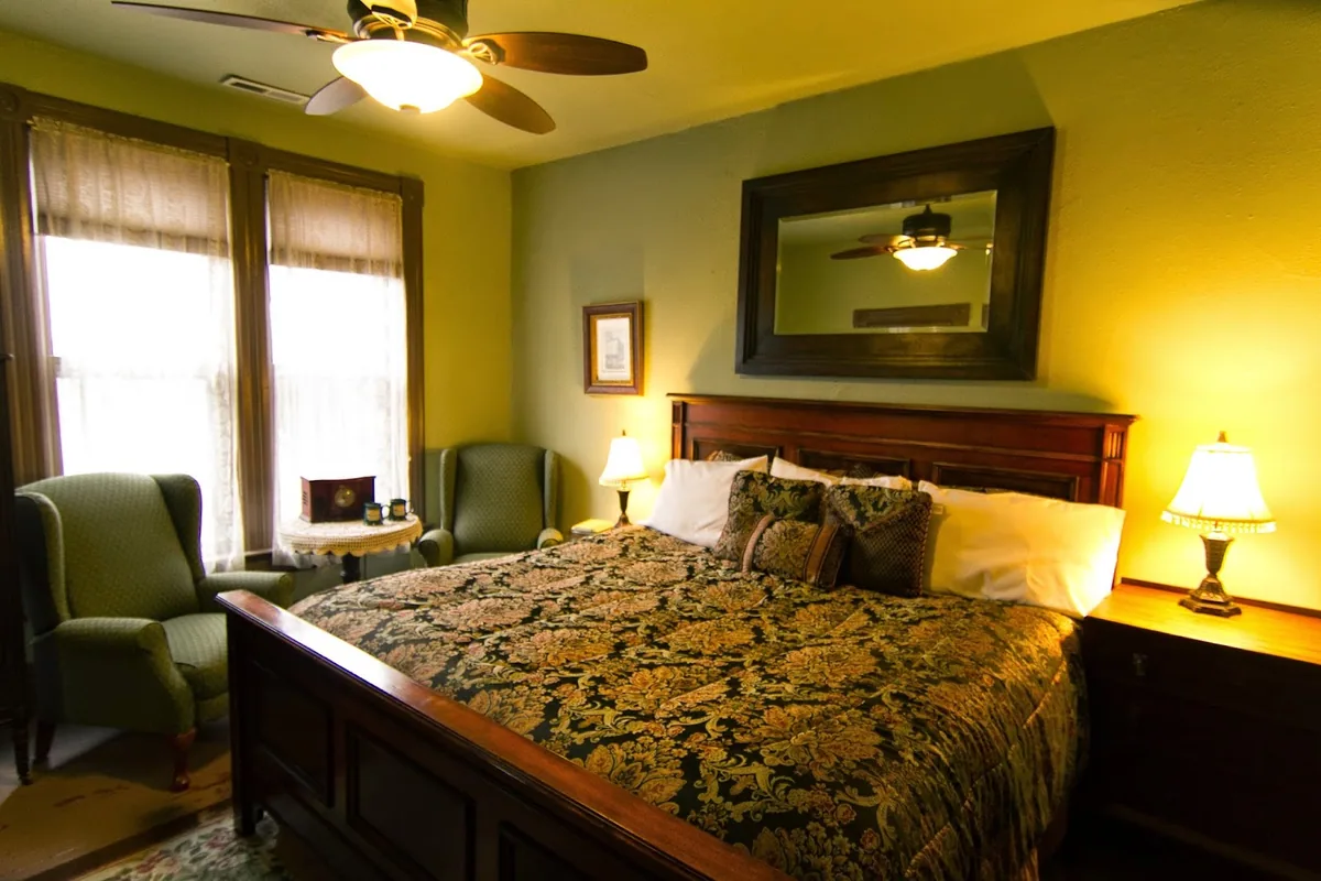 Swantown Inn