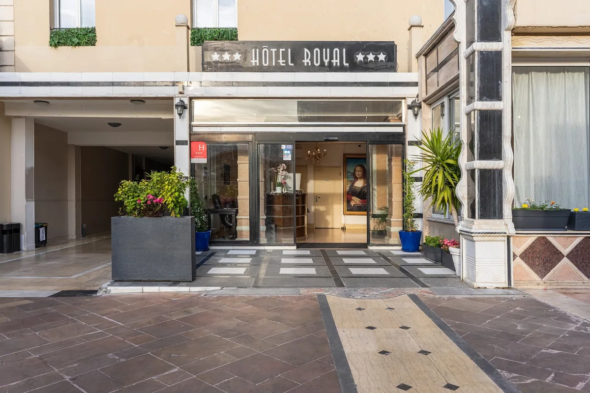 HOTEL ROYAL Paris Ivry