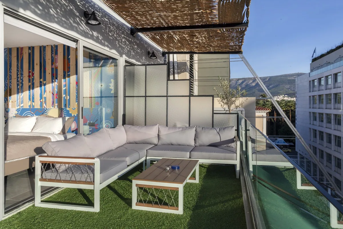 The Athenians Modern & Art Apartments