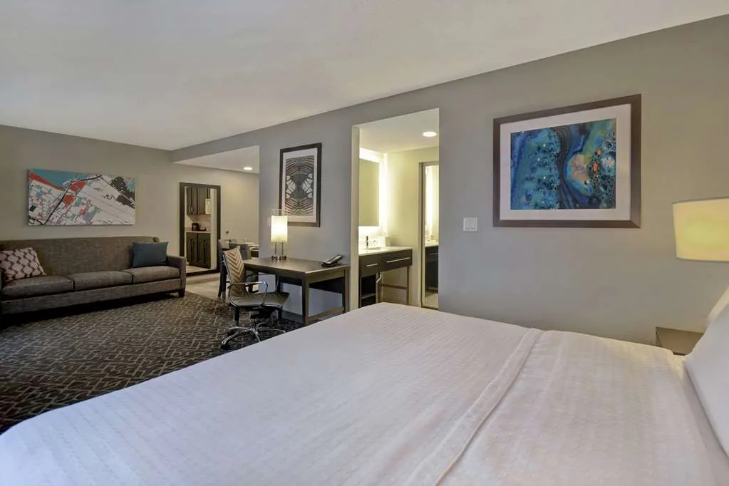 Homewood Suites by Hilton Edgewater-NYC Area
