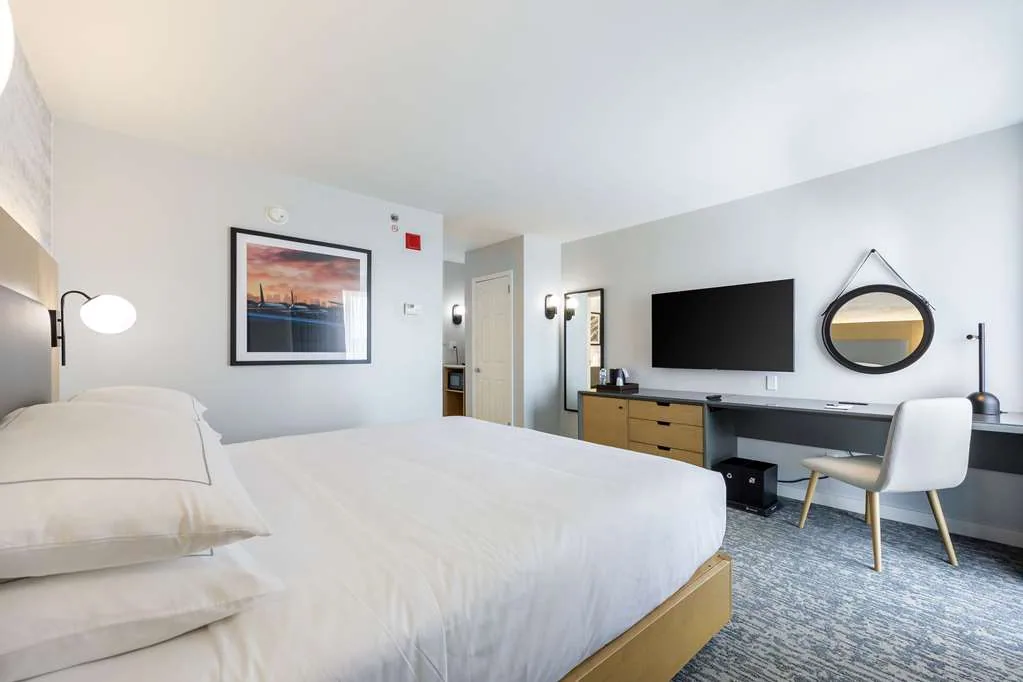 DoubleTree by Hilton New York JFK Airport