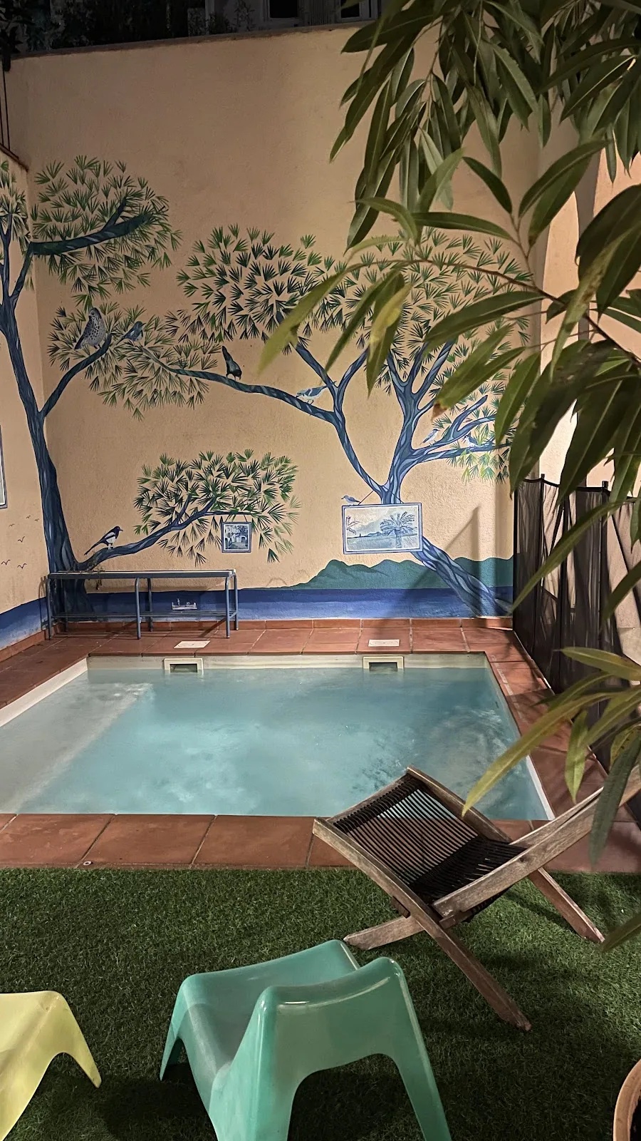 Ten To Go Hostel